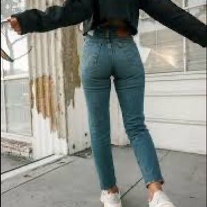 Levi’s Wedgie Icon Jean High Rise Button Fly in These Dreams Size 25